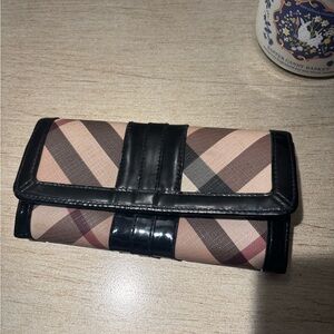 Burberry Women's Supernova Wallet!
